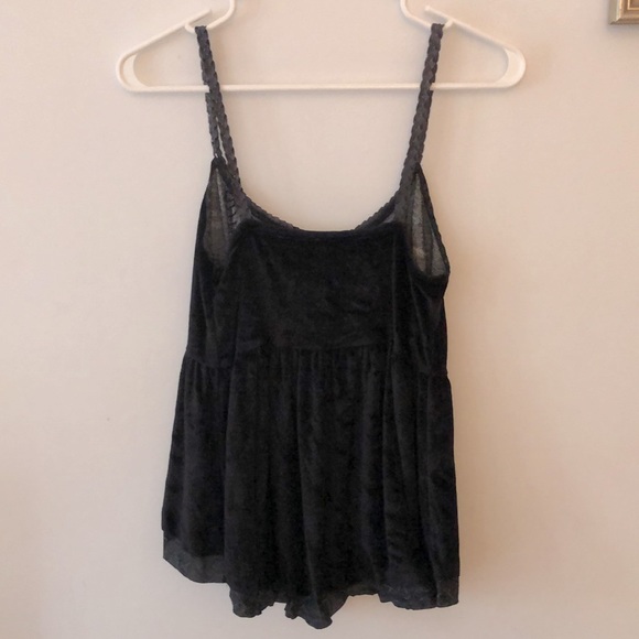 Free People flowy velvet top size M NEVER WORN in black - Picture 2 of 4